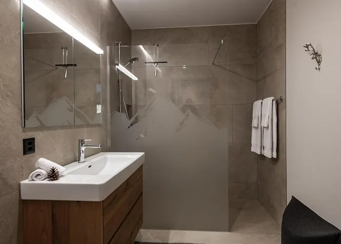 Tschuppina Schiess *